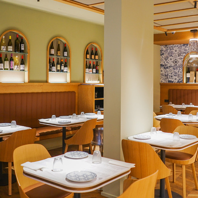 Intérieur du restaurant Al Lado de l'hôtel EME Catedral Mercer