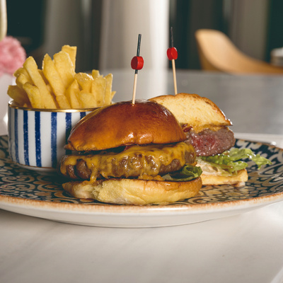 Burger du Restaurant Al Lado à l'Hotel EME Catedral Mercer