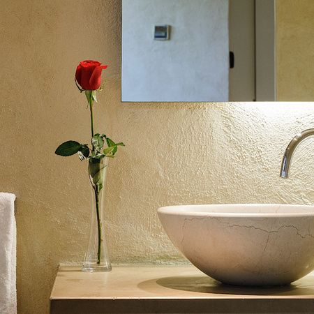 Rose in the bathroom of the EME Catedral Mercer Hotel