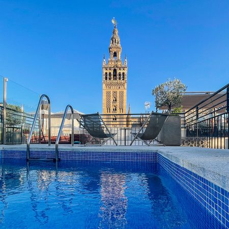 Swimming pool of the EME Catedral Mercer Hotel